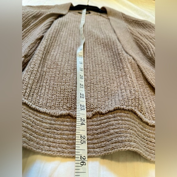Tan shrug in excellent condition - Picture 4 of 4